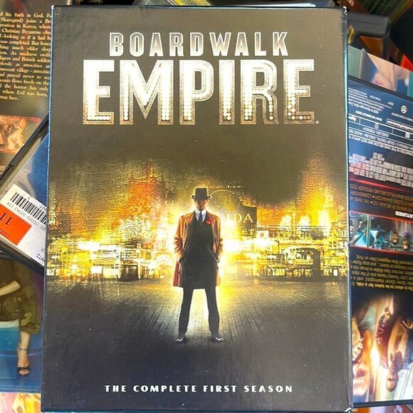 “Boardwalk Empire” The Complete First Season on DVD - Picture 1 of 3